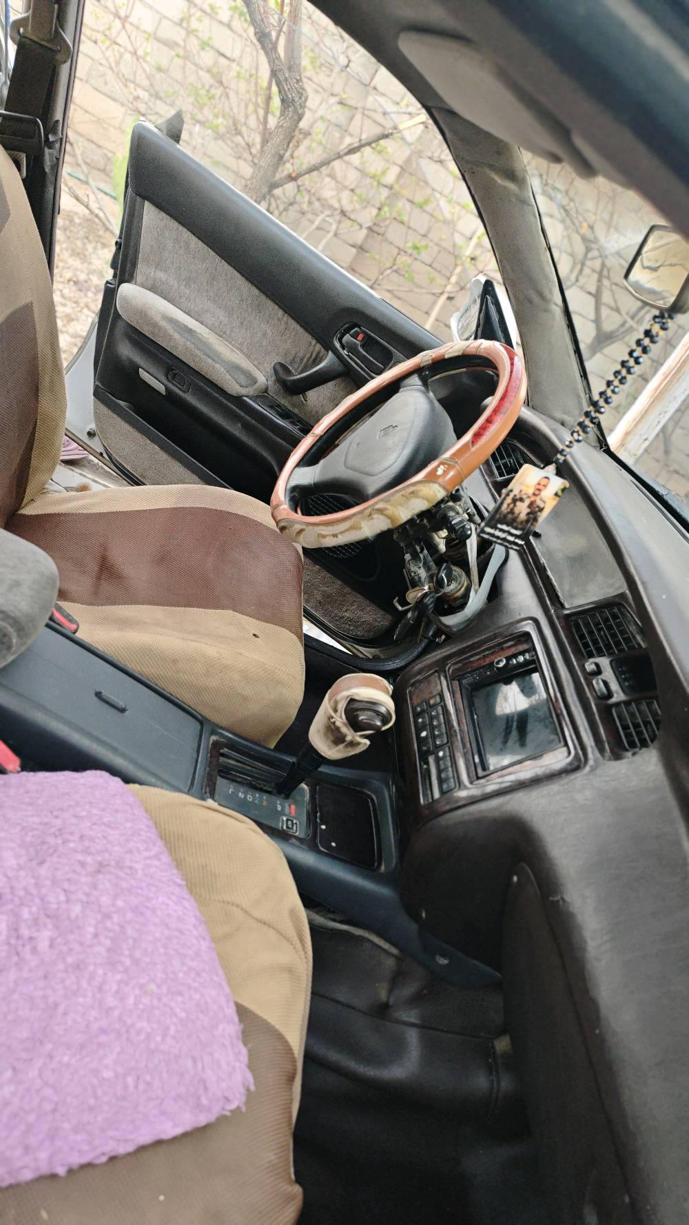 سلام عليكم سيارة بطة منفصل مديل 95  لبيع سيارة نضيفة بس رادلة شوي ترتيبات سيارة بية تبيريد عطلان. سيارة نضيفة مكينة خير من الله سعر 40وبية مجال  مكان  بصرةكرنة حاب يستفسر أكثر موجود واتساب وبالخدمة  
+964 773 361 0698