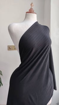 شال • فخامة • تفاصيل ذهبية