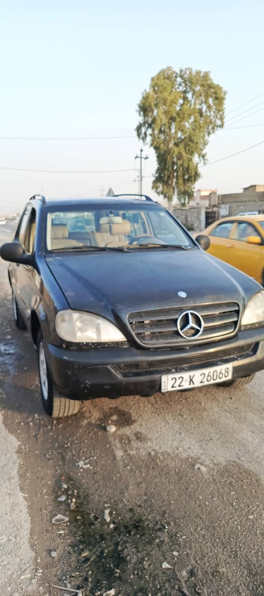 مرسيدس موديل 2000 سياره جاهزه
هزه وسنويه جدد لوحات انكليزي بيها دفتر بانزين
 كير ومحرك بطه 3000 في في تي
 قبل شهر خليتلها كير ومحرك حاويه جدد مكفولات
تبريد ثلج ويه السويج تشغيل بصمه
السياره فول اوتوماتيك 
دواخل مشمشي 
صدر امامي وخلفي جديد
السياره مابيها نقل جاهزه من الدعايه للدعاميه
فقط باور ستيرن عاطل والباقي شرط مكفول
تريد تحول تريد وكاله اني حاضر
السعر 58 وبيها مجال
مكان السياره كركوك 
موبايل ***********

