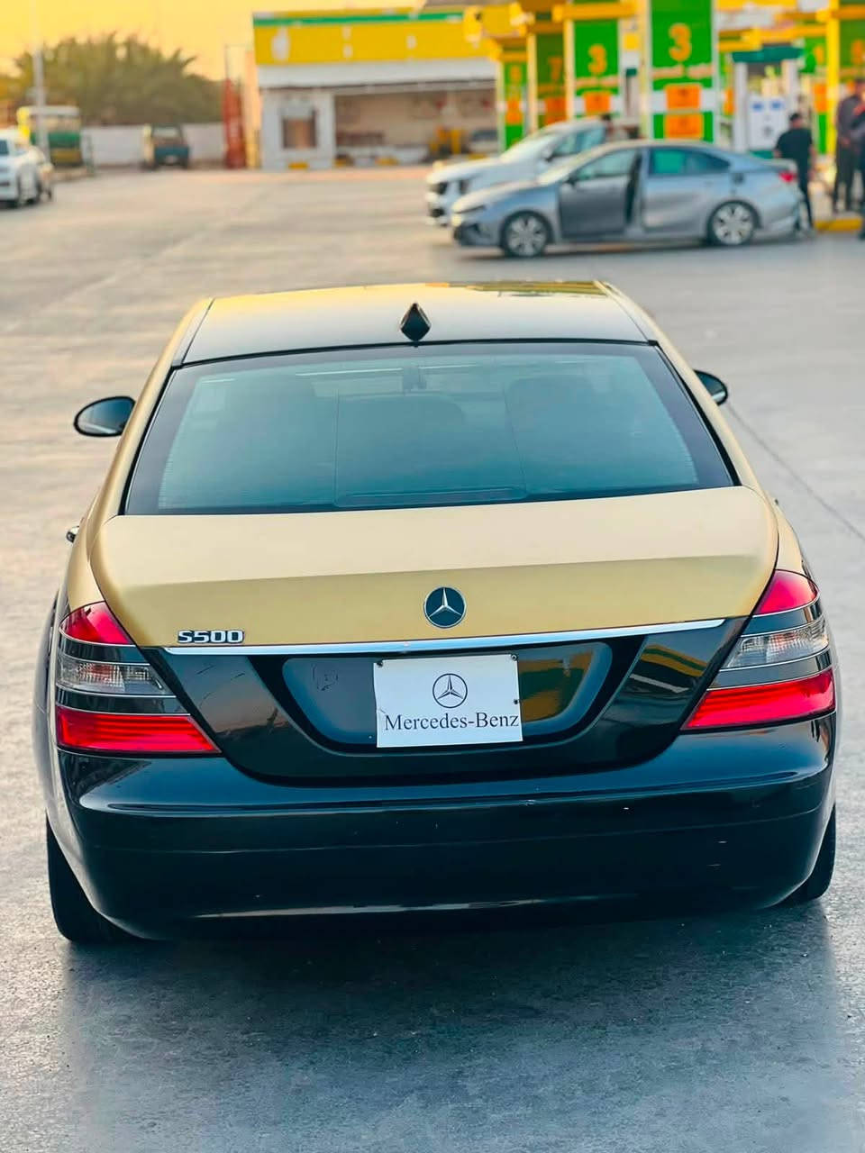 السلام عليكم
مارسدس  S500
بدون كص 
2012
السيارة ما بيهة نقص برغي 
تخم تاير 
صدر  
چوبلس 
بوب شفط
 جنطة شفط
مكينة 6سلندر
متومة طبق الاصل 
السعر. 65 وبيهة مجال بسيط
علماً السيارة بيهة تغليف (الذهبي) 
الاستفسار الاتصال على الرقم 
***********
***********

