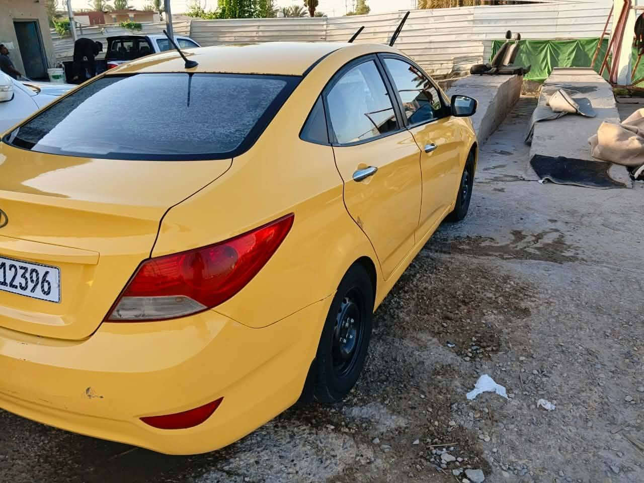 السلام عليكم مكلف بالنشر 
للبيع اكسنت موديل 2017 وارد خليجي مكينه 1600
كير ومحرك مكفولات حداديه جديده تخم تاير جديد تبريد ثلج مصفره هيئه وغرامات تحويل مباشر السعر 80
***********
