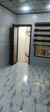 القوسيات • ١٢٥م • سند ٢٥ أبيض