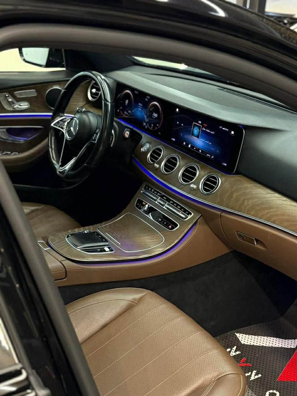 مرسيدس E350 2021
ماشيه 60 الف
سياره فول مواصفات
بانوراما 
داخل قرميدي
وارد امريكي فقط جاملغ خلفي والجنطه بدون دواخل
سياره جديده جداً 
السعر 330$
***********
