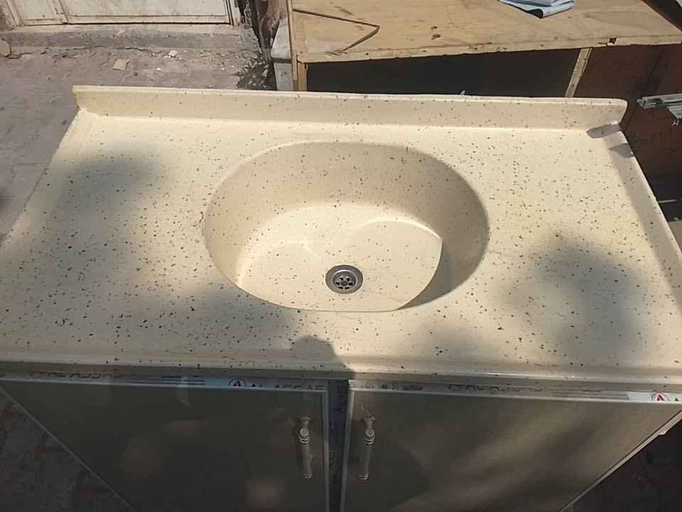 كاونتر المنيوم متر مع الملحق قطعتين فقط السطح مرمر نضيف جدا اخو الجديد السعر 150 العنوان بغداد حي اور ام الكبر و الغزلان يوجد توصيل الفارس, صلاح الدين
