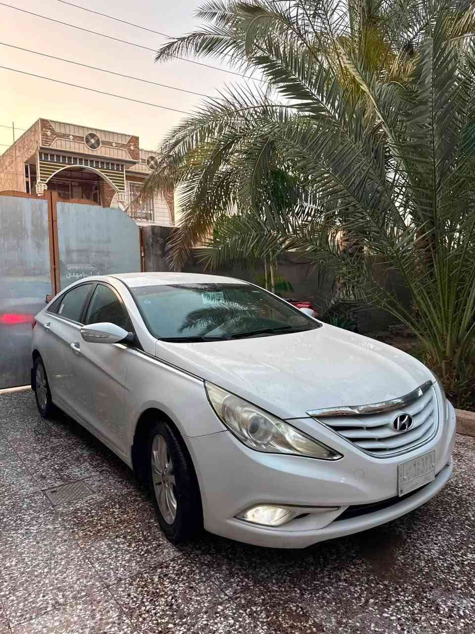 السلام عليكم
سوناتا خليجي الشركة العامه للسيارات 
موديل 2013 استخدام شخصي من سنتها 
ماشيه 200 الف 
مكينه 2400
سياره بيها بارد جوه الرقم الخلفي وتقسيم بالصندوك وعندي سونارين واحد يكول تقسيم واحد يكول مبدل اصلي وحتارينه بيهم المهم باقي سياره كفاله 

حداديه تبريد مكينه كير تخم تاير كله جديد 
مكان السياره السماوه 🚗 
السعر 128 بيها مجال ان شاءالله للشراي رقم بغداد تحويل مباشر 
الاستفسار ***********

