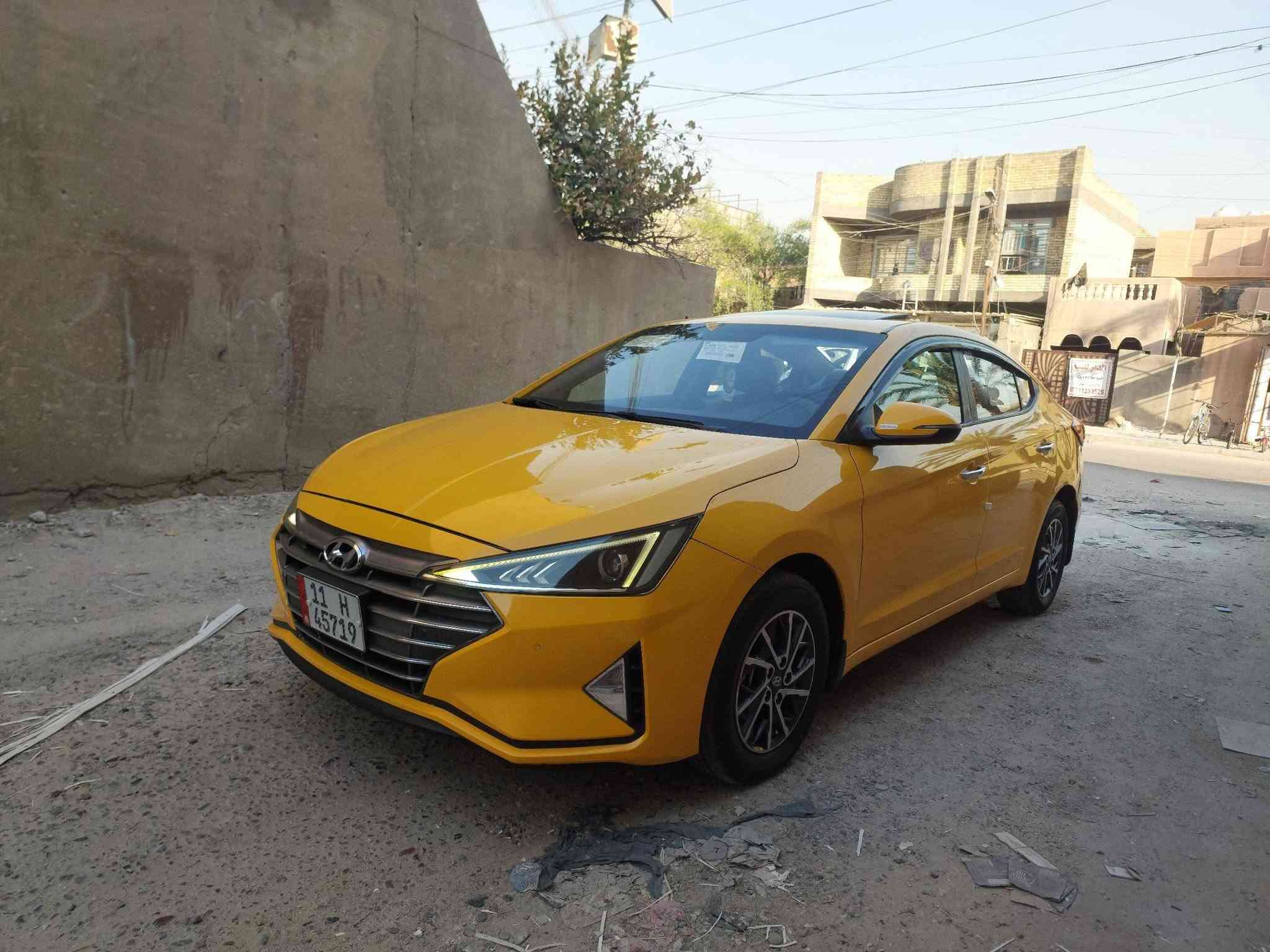 النترا 2020 خليجيه كفاله من الظربه والصبغ رقم بغداد الجديد باسمي فوول موصفات واحد على واحد 1/1
فتحه.. 
بصمه.. 
ويل كب.. وتخم تاير
مري شفط.. 
شاشه وكامره خلفيه.. 
حساس خلفي امامي.. 
تبريد قطعتين.. 
تحكمات دركه.. 
البجم لد.. 
السياره جديده وشادله
محرك 2000 دوش قبل شهرين شادها فتحته من بجم لووك وصله ويه الصور 
كير اي تي بلاد ممفتوح 
تبريد الخليجي محاجه اذكره ثلج
ماشيه 78 الف سياره قليل اشتغل بيه تكسي موظف على كد دوام بيت استخدام شخصي 
السياره جديده دواخله اله محد كاعد بيه 
تجي تكلب وتفحص وين مبعجبك
حداديه جاهزه وترايه اله مال جديد
 السياره مبيه اي نقص بفظل الله
السعر ب 123 وبيه مجال للطيبن 
الينطي سعر بل اليرضي الله ابيع وبل العافيه عل الياخذها 
مكاني بغداد الكرخ شهداء البياع
***********..
