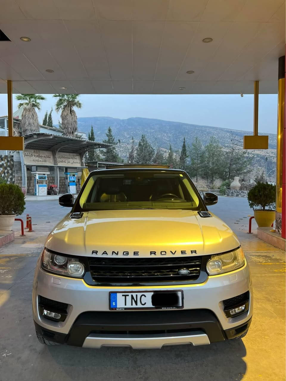 Land Rover  sport 2014
سیارەکە دوبەی ساخە 
فول فول ماسەفات پانۆراما و گوشن جلد ناو رەش بیلادی 
گوشن سارد و گەرم 
کلین تایتل بی سبوخ دەعامی لۆ دەعامی سبوخی نیە
مەکینە عادی مەرخوبە 
گیر و مەکینەو کەرەبایەت هەمووی بەشەرت 
یەک دینار مەسرەفی تێدا نیە 
بۆ نرخ نەمە بنیرە یان تەلەفۆن بکە 
***********
***********.   Whatapp أربيل, العراق
