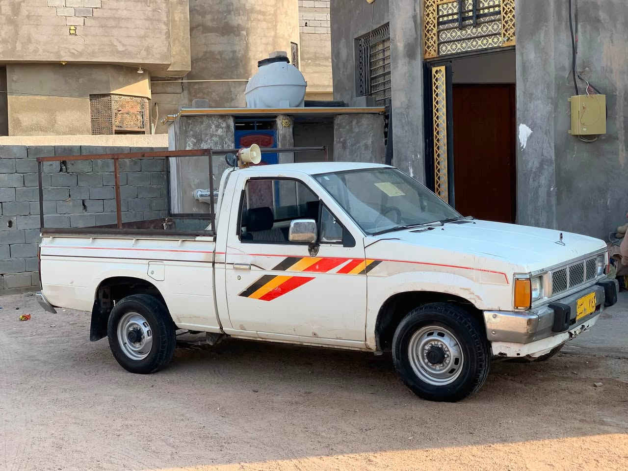 السلام عليكم
بيكم نيسان مديل ٨٨ 
سيارة مكينة كير جدد حدادية توب تخم تاير جديد غرفتها زرگة سيارة بلاد بدون صبغ بدون ضربة مابيها خياسات 
شاصيها اسود سبيرها مانازل 
سيارة مال جناي مال شغل مزارع عمال مخضر وين ميعجب اشتغل 
السعر ٢٧ وبيها مجال قليل 
مكاني بصرة 
السيارة رقم اصفر وراعيها متوفي 
اتصال + واتساب 
***********
