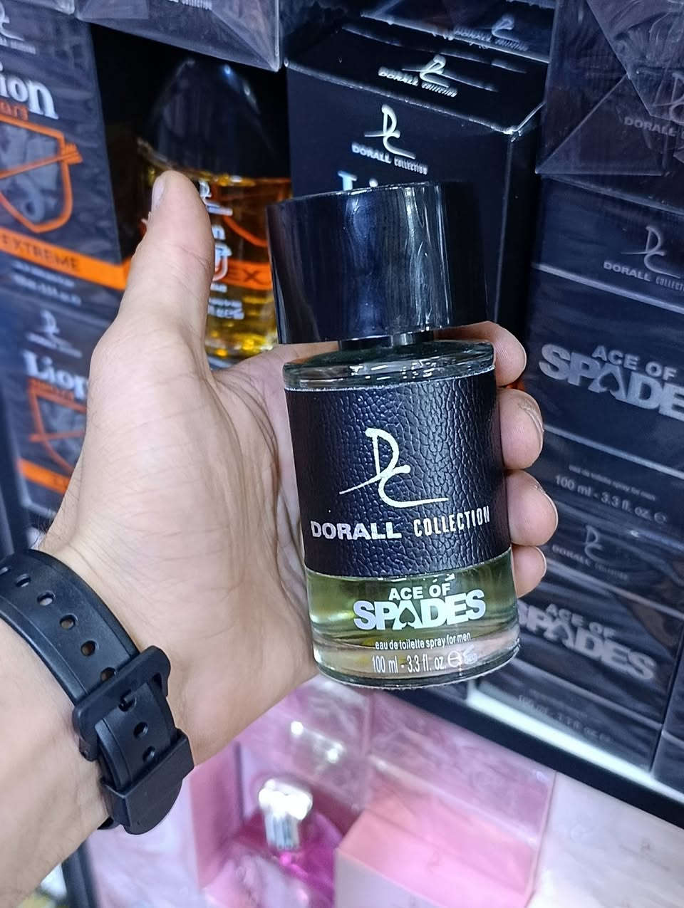 سعر الدرزن ٣٣ الف تطلع القطعه 2750 دينار يابلاش ❤️‍🔥❤️‍🔥
قطعة احلى من الخ اذا مو عطرها يبيعها شكلها يبيعها نسائيات وىجاليات ٤٠ موديل مشكل لو تطلب قطعة من كلشي هم عادي يعني درزن مشكل هم مسموح توصيل موجود لكل المحافظات 5 الاف 🚛🚚
للاستفسار الاتصال او واتساب : ***********
