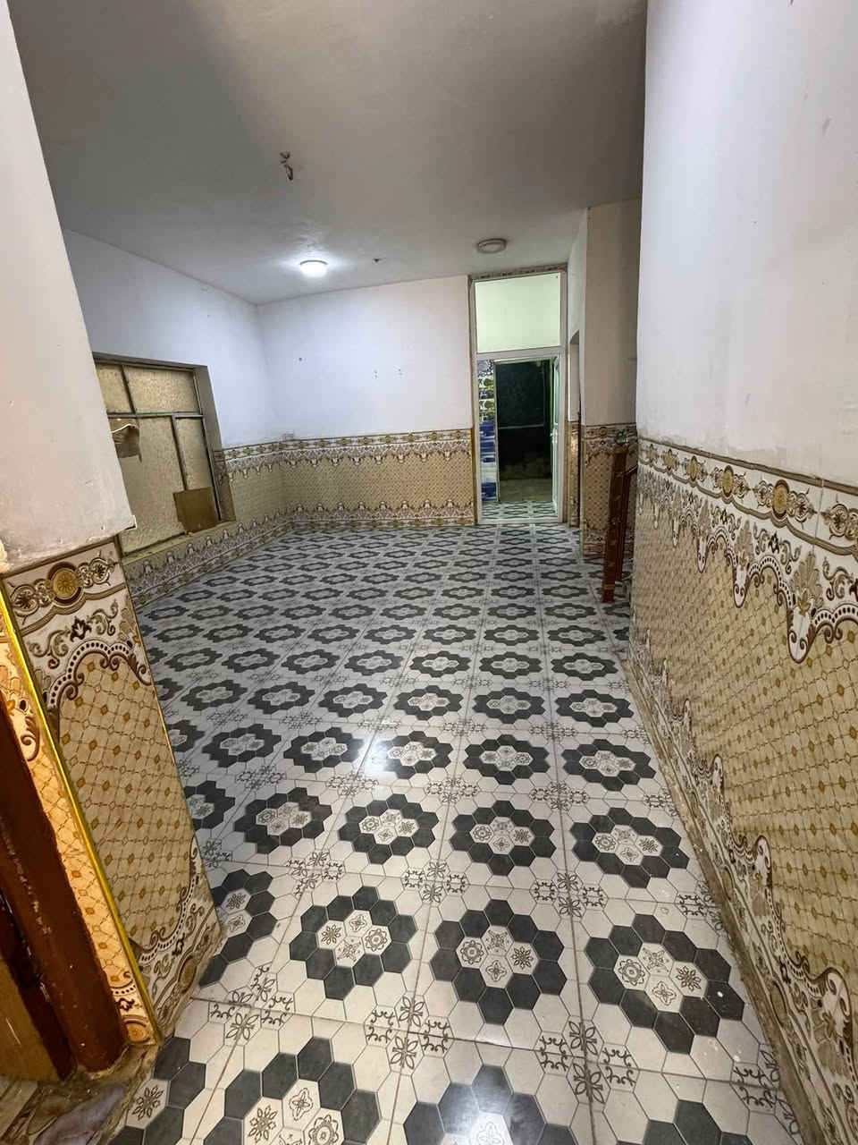 شهداء البياع مربع جامع معاذ • ٢٠٠م • ٤ غرف نوم