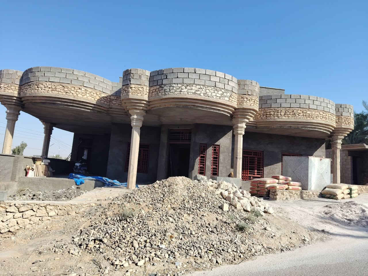صبغ وتنظيف البوب والشبابيك بأسعار مناسبة والشغل درجة اولى،رقم الهاتف بي واتساب ***********
