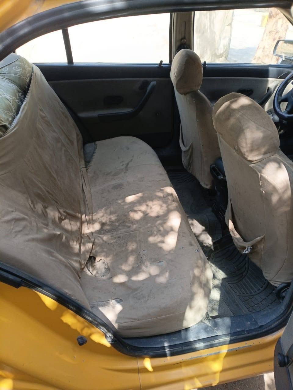 السلام عليكم
سمند للبيع ٢٠١٠ بأسمي رقم بغداد انكليزي محرك بي تبخير كير نظيف الصدر نص عمر تايرات نظيفه باتري جديد مطلوبه سنه للهيئه السعر ٢٢ وبيها مجال قليل 
مكاني الكماليه 
***********

