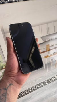 آيفون 14 برو ماكس • ٢٥٦ • شاشة فيها خط