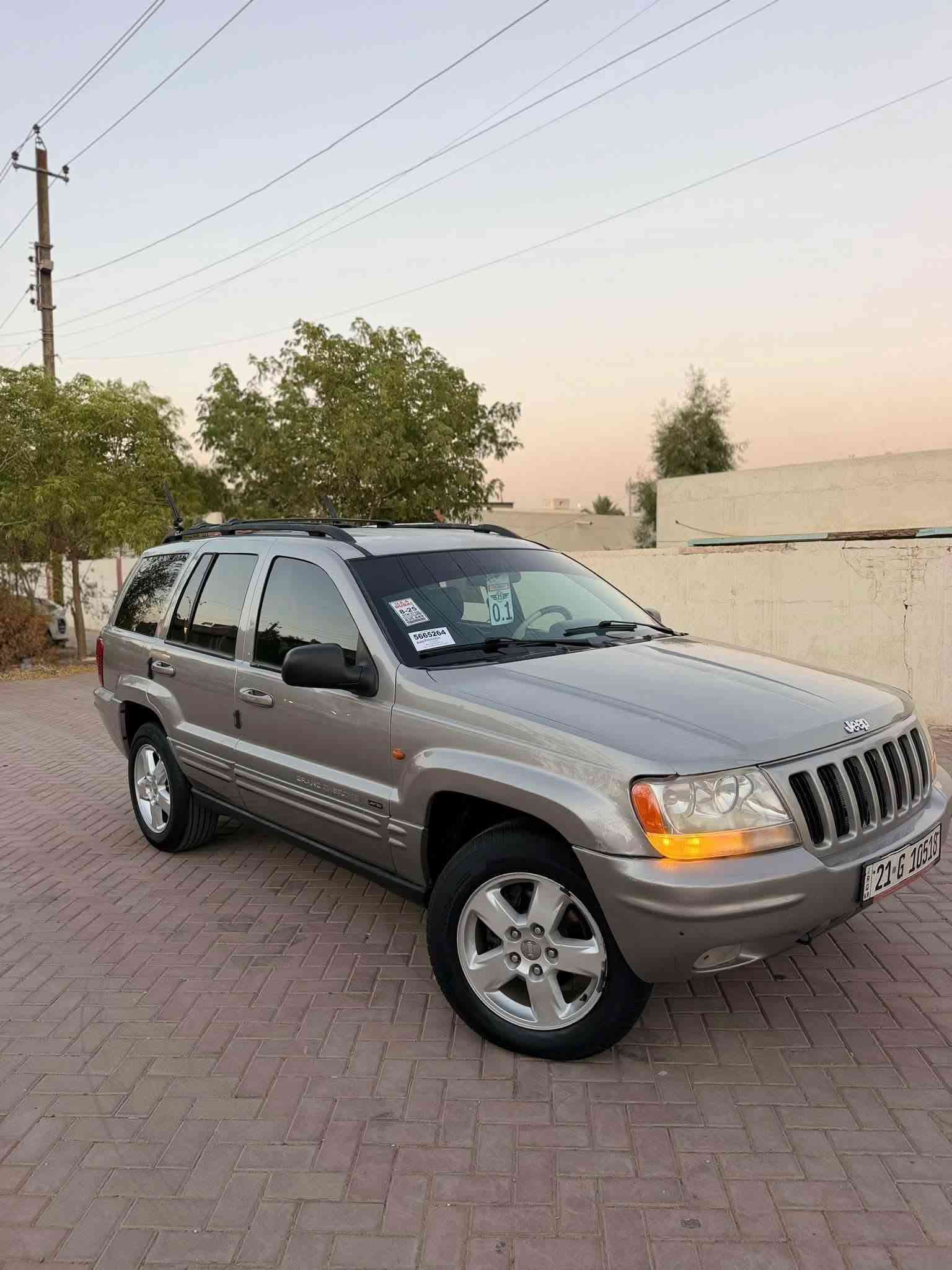 سلام عليكم جيب شيروكي موديل 2000 بلاديه وجديده بمعنه الكلام مكينه 8 سلندر
رقم سليمانيه سنويه ورقم جديد  
​خير من الله السياره ع وضع الشركه وبدون ضربه وبدون صبغ بيها جزء بسيط من قبق الجنطه بدون اي ضربه وباقي السياره كفاله من الصبغ وتبريد ثلج صدر امامي خلفي جديد كهربائيات كلها شغاله كشن كهرباء  
​٥ ويل كب السياره جديده من كلشي وبدون اي نقص وبل عافيه عل ياخذها  
​مكاني بغداد الزعفرانيه 
​السعر 65وبيها مجال واتساب موجود/ ***********
