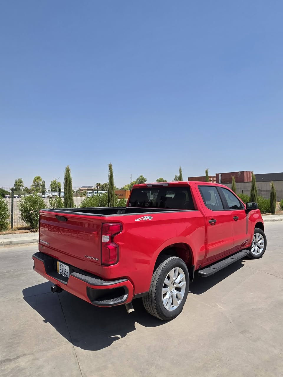 Silverado#للبيع
2021 custom 
2.7 turbo v4

ماشية :135 كم

السعر: 218$$$

٤ سلندر
كير ٨ نمر 
دبل أكسل 4x4
كاميرا خلفية دوارة
حساسات خلفي
صندوق  كهربائي
تثبيت سرعة
مرايات جانبية كهربائية
تشغيل عن بعد 
هندبريك بصمة
أبل كار بلي

٤ قطع صبغ بدون دواخل بدون شاصي بدون أرباك بشرط

السيارة فقط بيع بدون مراوس
مكان سيارة اربيل
للاستفسار: ***********
