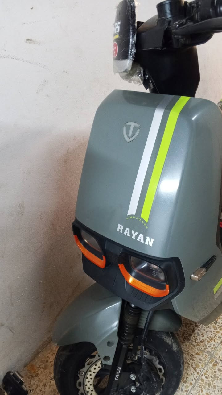 ريان ابوعيون حجم صغير فول نضافه 
سته بطاريات مبدل ثنين اصلي وشرط الفحص كلهن يقرن عشرا ونص والجدد ادعش كلشي شغال ليت اشير نضام بك دبل بصمه دبل سويج المطور جاهز موديل 2025
سعر من لاخير وقفل لاتجي وتعملني 750 تريدو اتصل 
***********
