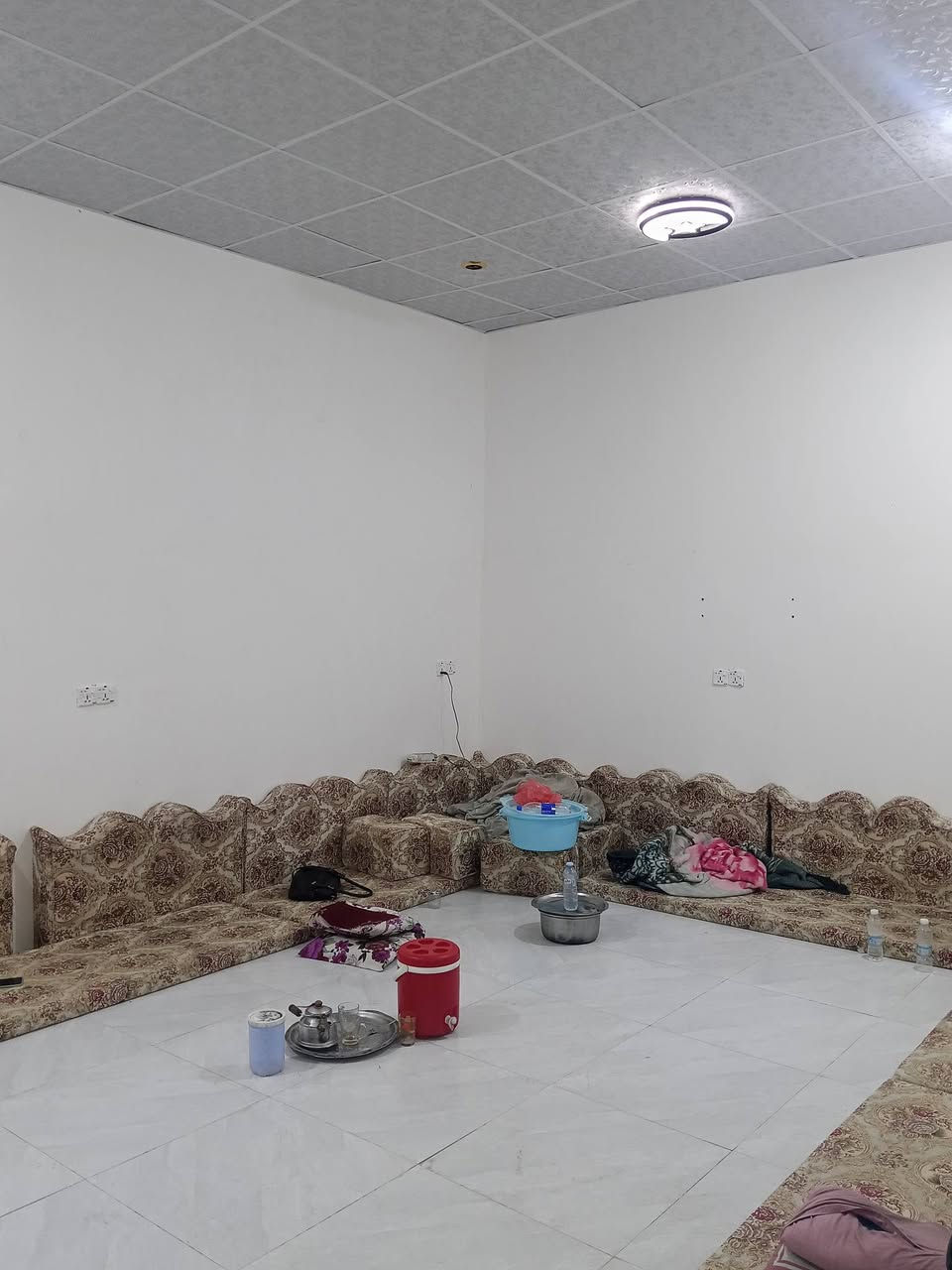بيت للبيع طابو زراعي عراقي سند 25 

في ابو خصيب الحي العسكري 

مساحة البيت 200 متر 

يتكون البيت من غرفتين ودوانية وصاله ومطبخ وحمام داخلي وحمام خارجي+ كراج 

السعر المطلوب 75 وبي مجال شي بسيط 

لاستفسار تواصل على رقم 

***********
