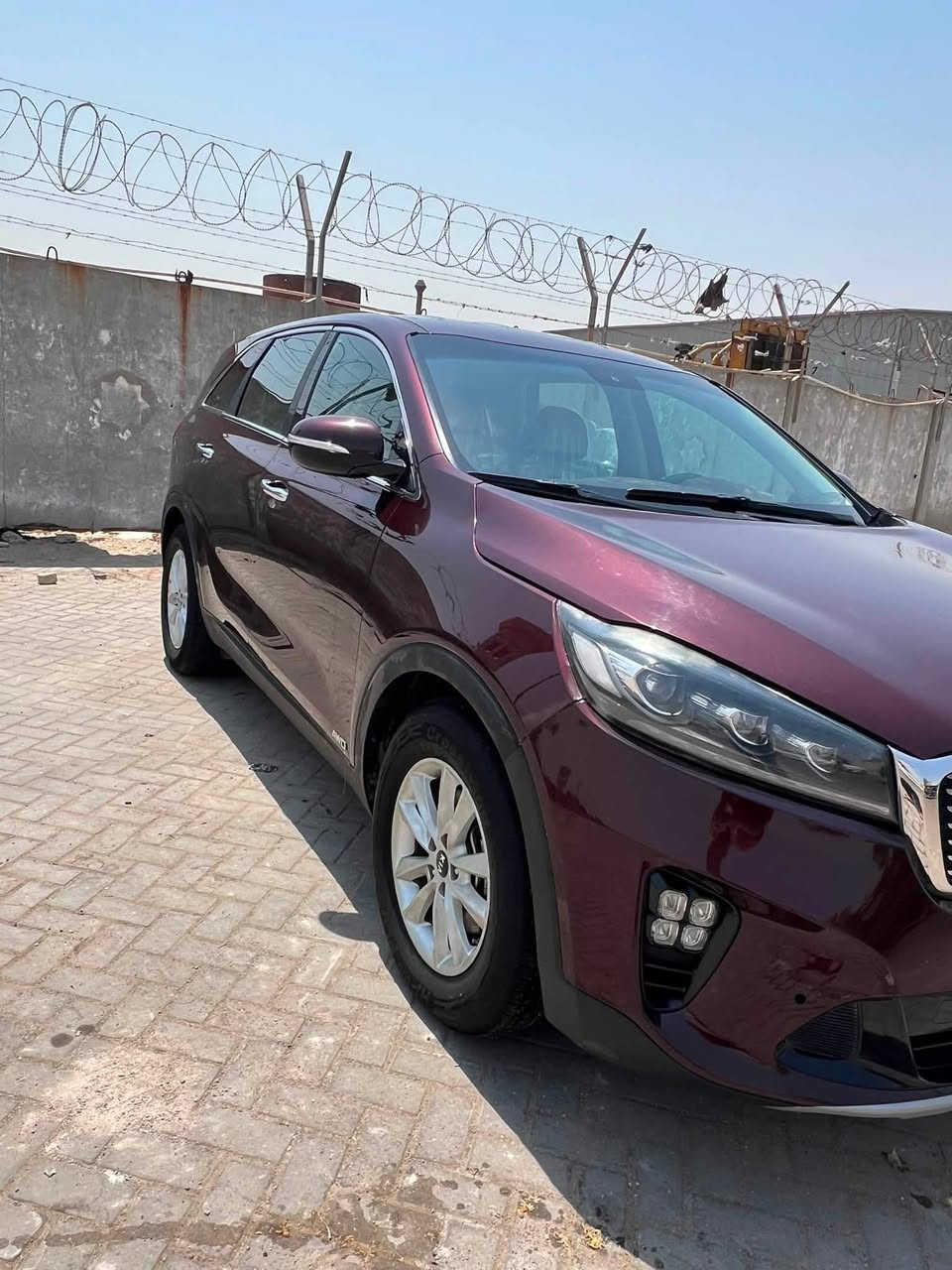 السلام عليكم سياره سورنتو وارد امريكي مديل 19 سياره تخم تاير جديد حداديه جديده تبريد جديد سياره احلا من صور دوشمه جلد شاشا جبيره سياره سويج مو بصمه مكينته 6 سلندر سياره بيهه جاملغ وبنيد وشبر باب صندوك سعر السياره 155 وبيهه مجال رقم الهاتف( ‪***********‬)  مكان السياره البصره تصل وتدلل
