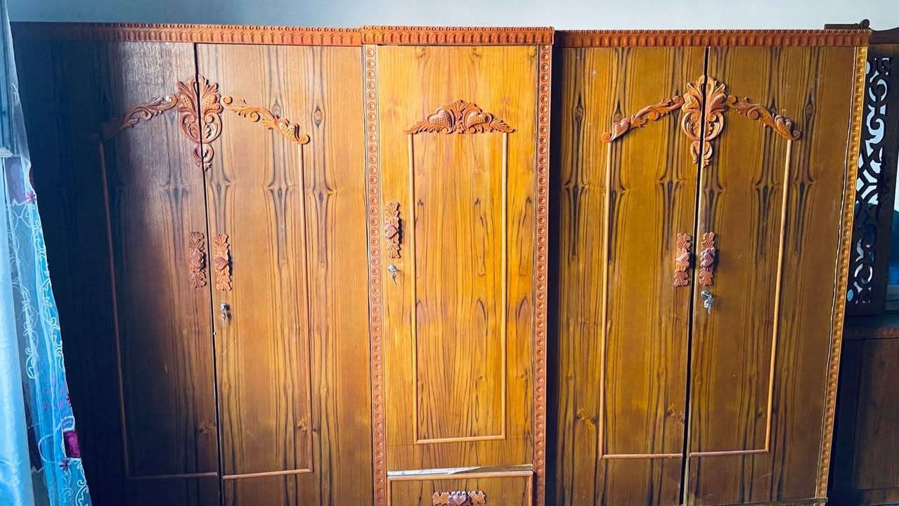 الضرر موضح بالصوره سعر 700 العنوان ناحيه القياره ***********// ***********
