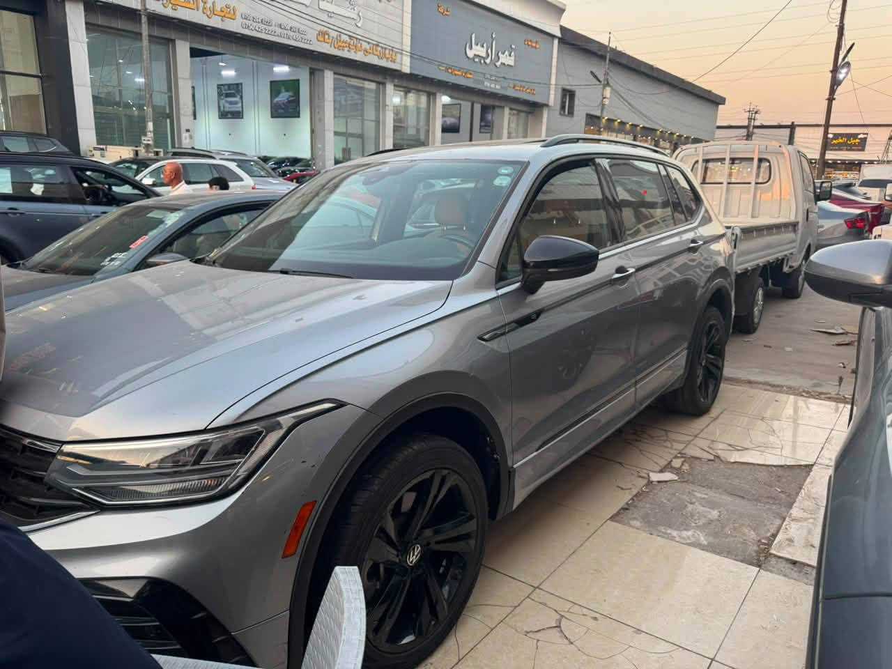 🚗 للبيع | Volkswagen Tiguan SE R-Line 2023 🚗
✨ فولكس فاجن تيكواين SE R-Line

📅 موديل: 2023

🌍 وارد أمريكي

📄 مرقم أربيل

🛣️ العداد     48 الف  كيلو 

مكان السيارة اربيل

⚙️ المواصفات:

🔹 محرك 2.0 لتر تيربو – 4 سلندر

🔹 دفع رباعي (4WD)

🔹 كير أوتوماتيك 8 سرعات

🔹 5 أنظمة قيادة

🔹 سقف بانوراما

🔹 كيج ديجيتال

🔹 تشغيل عن بعد + تشغيل بصمة

🔹 أوتو ستوب

🔹 سايد بريك إلكتروني

🔹 تحديد مسار

🔹 مثبت سرعة راداري

🔹 رادارات أمامية وخلفية وجانبية

🔹 نظام النقطة العمياء

🔹 كاميرا خلفية

🔹 لايتات LED أمامية وخلفية

🔹 داخلية جلد بيج

🔹 كراسي كهربائية مع تدفئة

🔹 تدفئة مقود

🔹 شاشة وسطية كبيرة

🔹 تحكم كامل بالمقود

🔹 تبريد لمس (بيانو)

🛠️ ملاحظة:

بابين جانبية جهة اليمين مصلحات نفس البوب والسونار مرفق بالصور وصور الحادث 

💰 السعر: 19750 دولار

📞 للاستفسار يرجى التواصل على الخاص أو الاتصال.

***********
