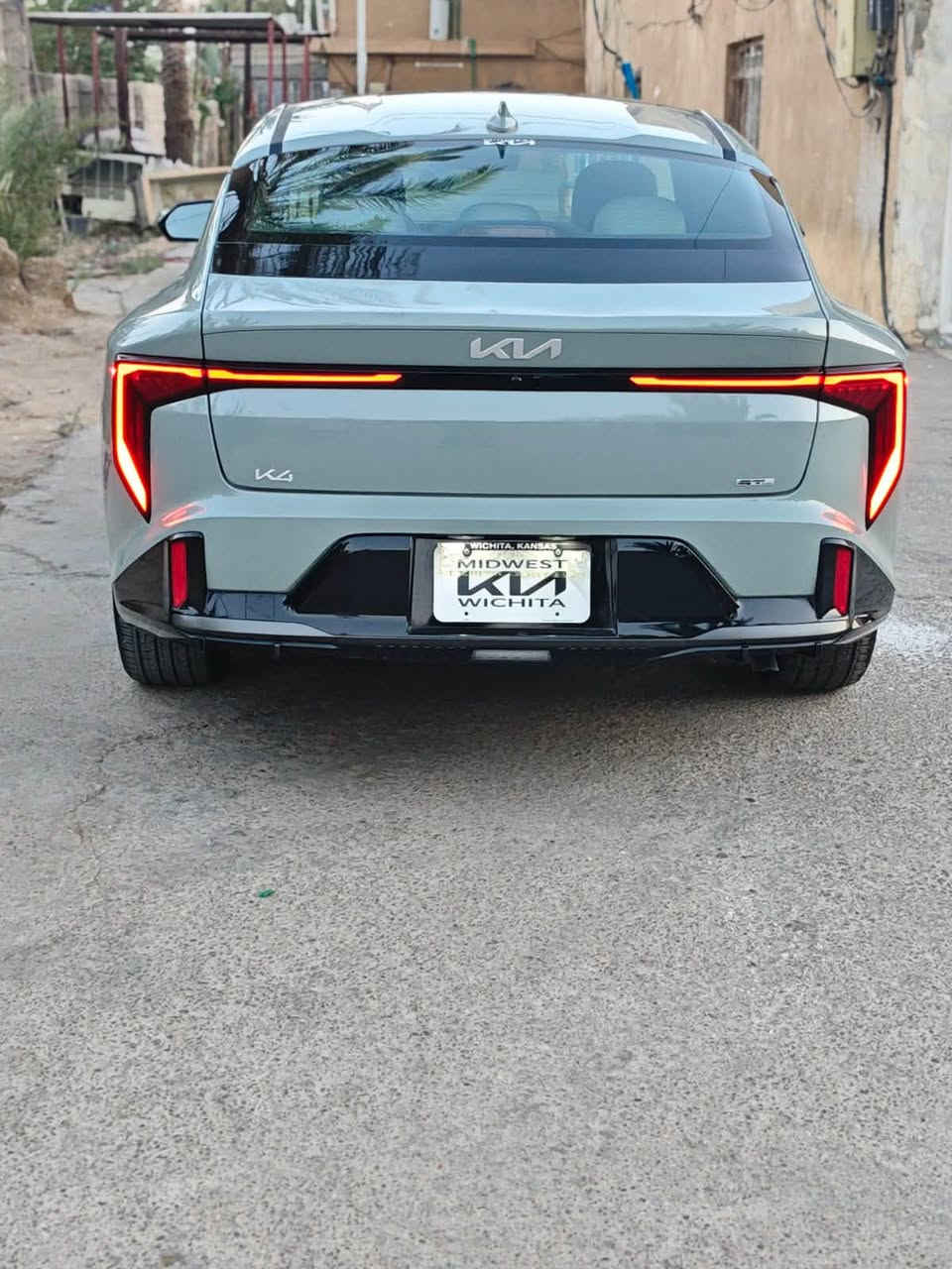 ✅كيا 4 kia وارد أمريكي✅
موديل 2025 حادث بسيط
🛑فول مواصفات جيتي لاين🛑
♻️لون مميز♻️
⚜️سلايد روف   
⚜️كشنات جلد  تبريد وتدفئة بالكشنات وخزن ميموري
⚜️شاحن وايرليس  
⚜️شاشه متصل 
⚜️تبريد بيانو 
⚜️بصمه تشغيل بصمه أبواب   
⚜️ترحيب لايت
 ⚜️أربع عدسات 
⚜️ماشيه قليل جداً بوضع الزيرو 2000ميل فقط ⚜️بدون رقم دخول جديد تترقم بأسم المشتري 
⚜️داخله باسمي جاهز من كل نواحي 
⚜️سعرها 187$ وبيها مجال قليل
⚜️التواصل على الهاتف فقط
⚜️*********** إبراهيم
