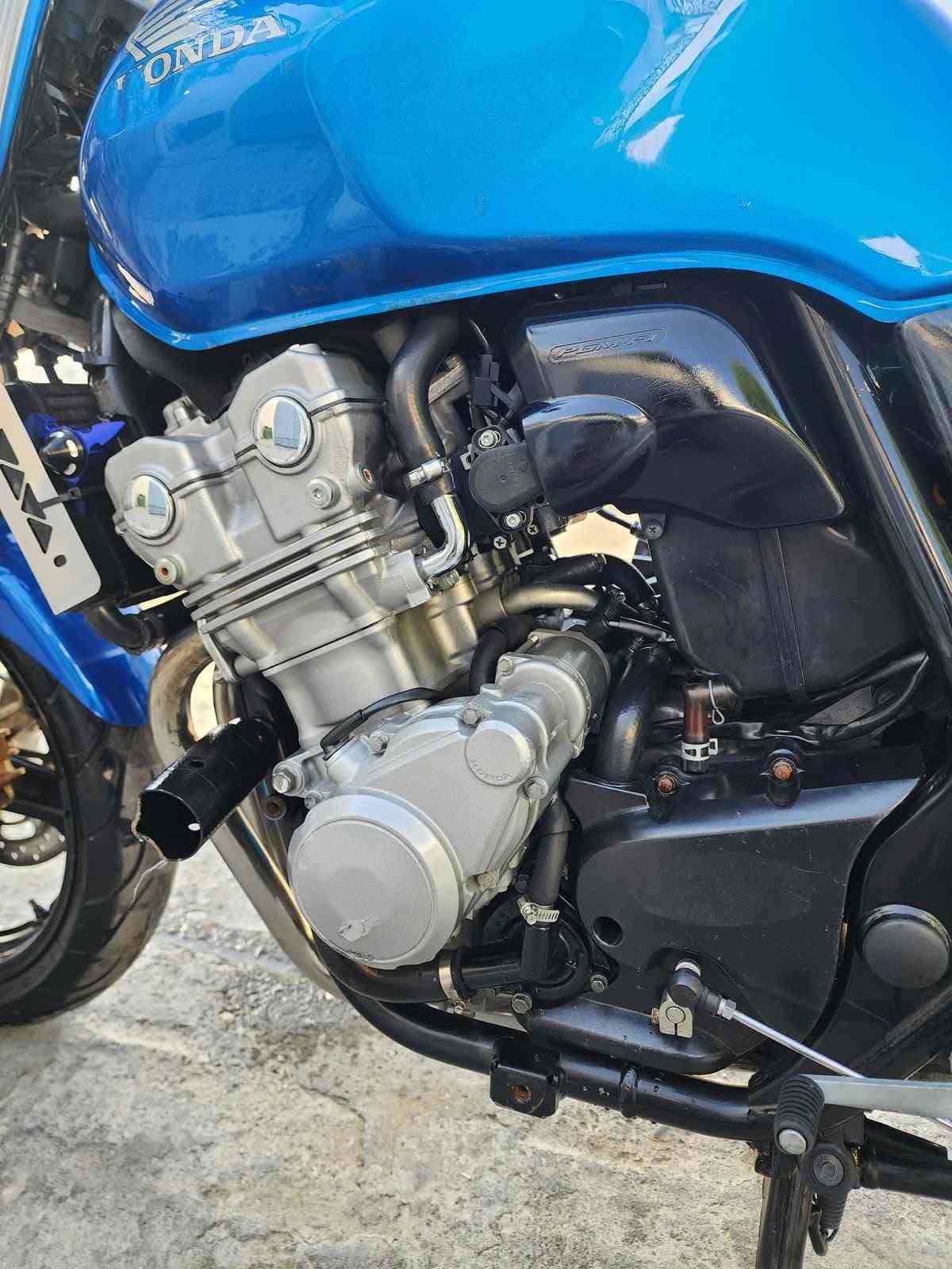 للبيع Cb400 سيبي فور
موديل 2009

نوزل

مكفوله كفاله عامه كير محرك

عليهه ادامه كامل من تايرات و بلكات

مكان الدراجه سليمانيه 

سعرهه 24 وبيهه مجال 
(***********)
