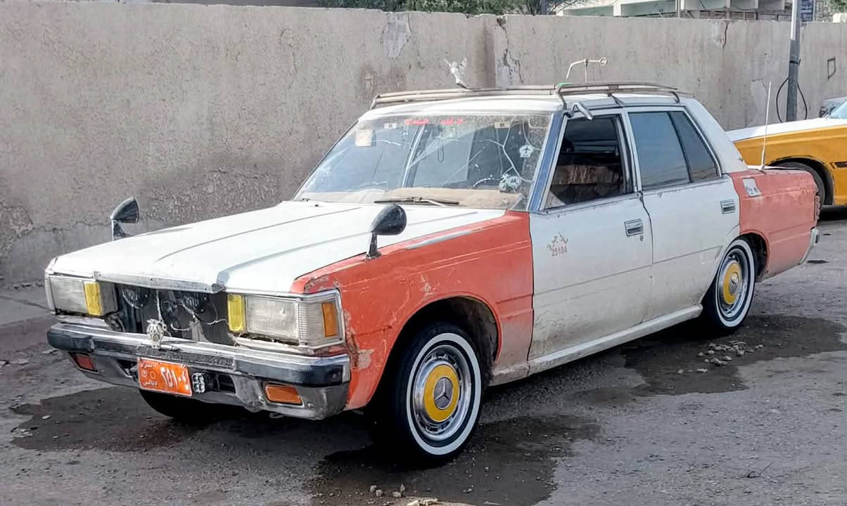 من رخصت لكروب لمحترم كراون للبيع 22موديل82سياره جاهزه مكينه ونجي لا تبخير ولا تنقيص ترايك وين ما جان تخم تاير ابو لخط حداديه جديده راعيهه موجود تريد تحويل تريد وكاله خيكم لمو شراي لا يراسلني دوانيه مركز ***********
