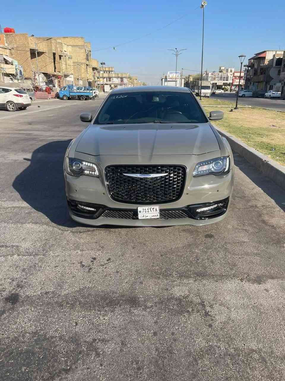 السلام عليكم كرايسلر ٣٠٠ محرك ٦سلندر 
موديل ٢٠١٨ 
تحويل بسم المشتري دخول جديد ضباط حراه 
 حادثها جاملغ امامي بدون يرباك 
صوار الحادث بل منشور 
مكاني بغداد  رقم الهاتف ***********
سعر 227

