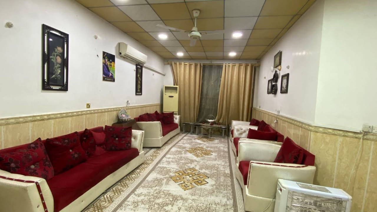 دااااار للبيع مساحه 200 متر حي ميسان قطاع 77 مقابيل مدرسة 

طابقين صب كونكريت درجه اولى 4 غرف نوم 2صاله

 استقبال مطبخ صحيات 3 السعر 255 مع المجال

 الاستفسار والاتصال *********** وات ساب مكتب الجبوري للعقار بلخدمه
