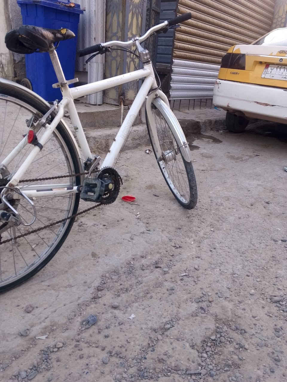 سلام عليكم  باسكل  C700 حجم  28 باسكل  معدن المنيوم سرعة خلفي 7 مامي 3 باسكل ما بي نقص كامل  سعر 75 بي مجال  اني خادم  مكاني بغداد البياع شرطة الخامسة شراي راسني واتساب  ***********
