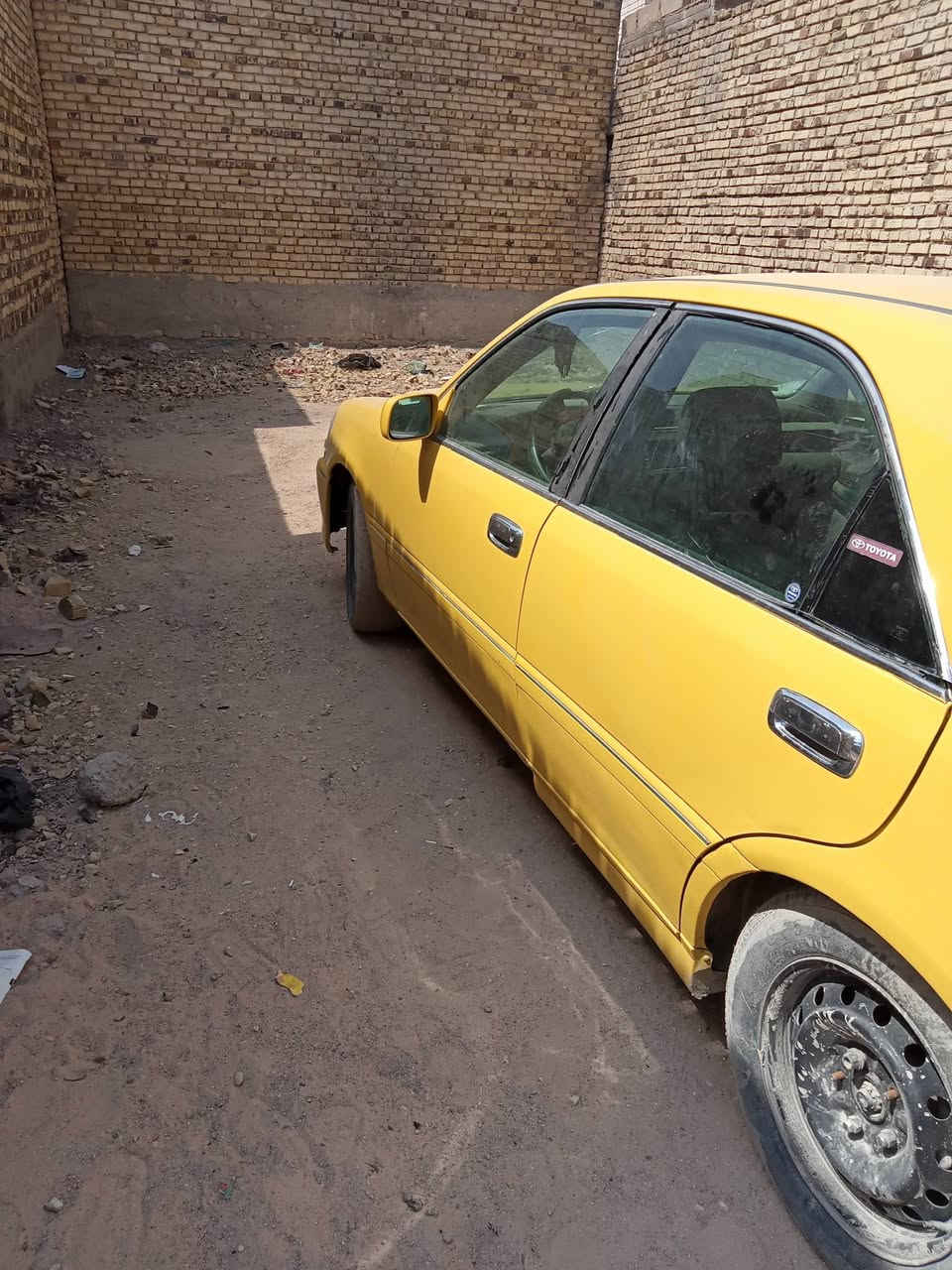 ملكه موديل 2003
رقم الماني كركوك 
منتهيه بل23 
حداديه تعبانه ومشط ستيرن فقط
صبغ عام جماليه
مكينه دي فور 
سعره 40 مكاني نجف كوفه شارع المعمل 
رقم التليفون ***********
