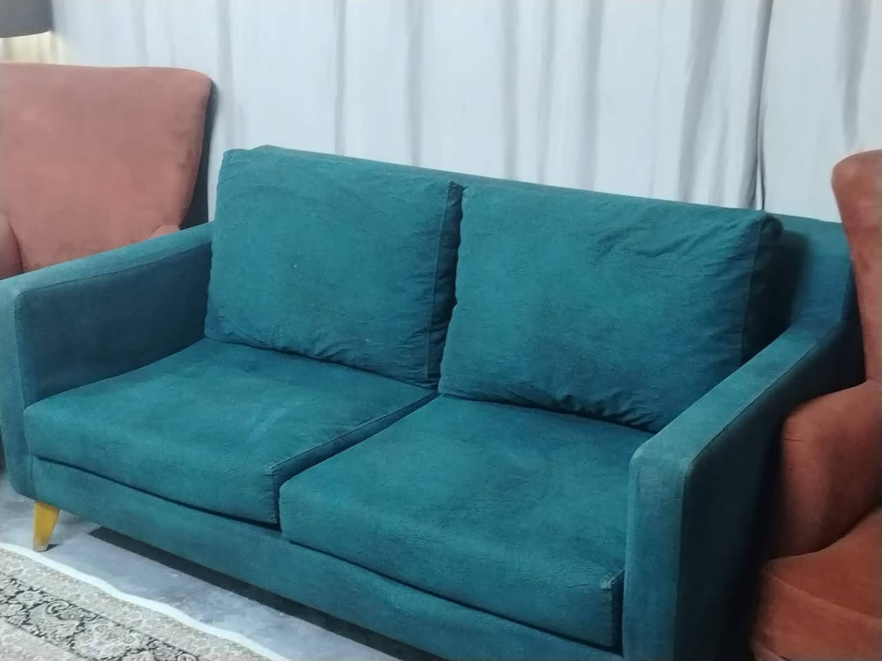 تخم ٧ مقاعد نظيف مابي اي ضرر .سعره ٢٥٠ وبي مجال بسيط .الزعفرانية شارع الطاقة (٦٢شارع)  
***********

