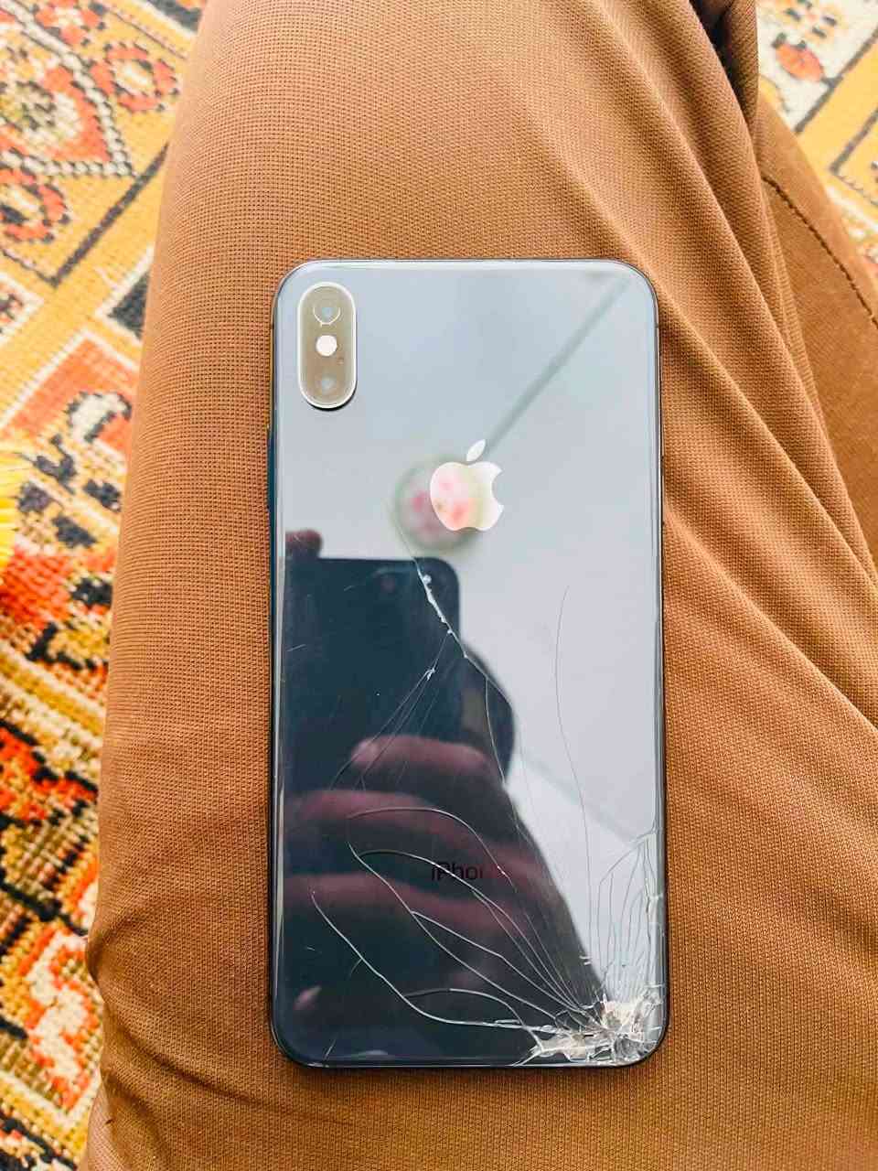 السلام عليكم جهاز البيع اكس ماكس مبدل شاشه بطاريه ٨٣مابدله ولا محفزه الجهاز نضيف ولمسه ماي مكاني بين النصر ول الرفاعي ***********

