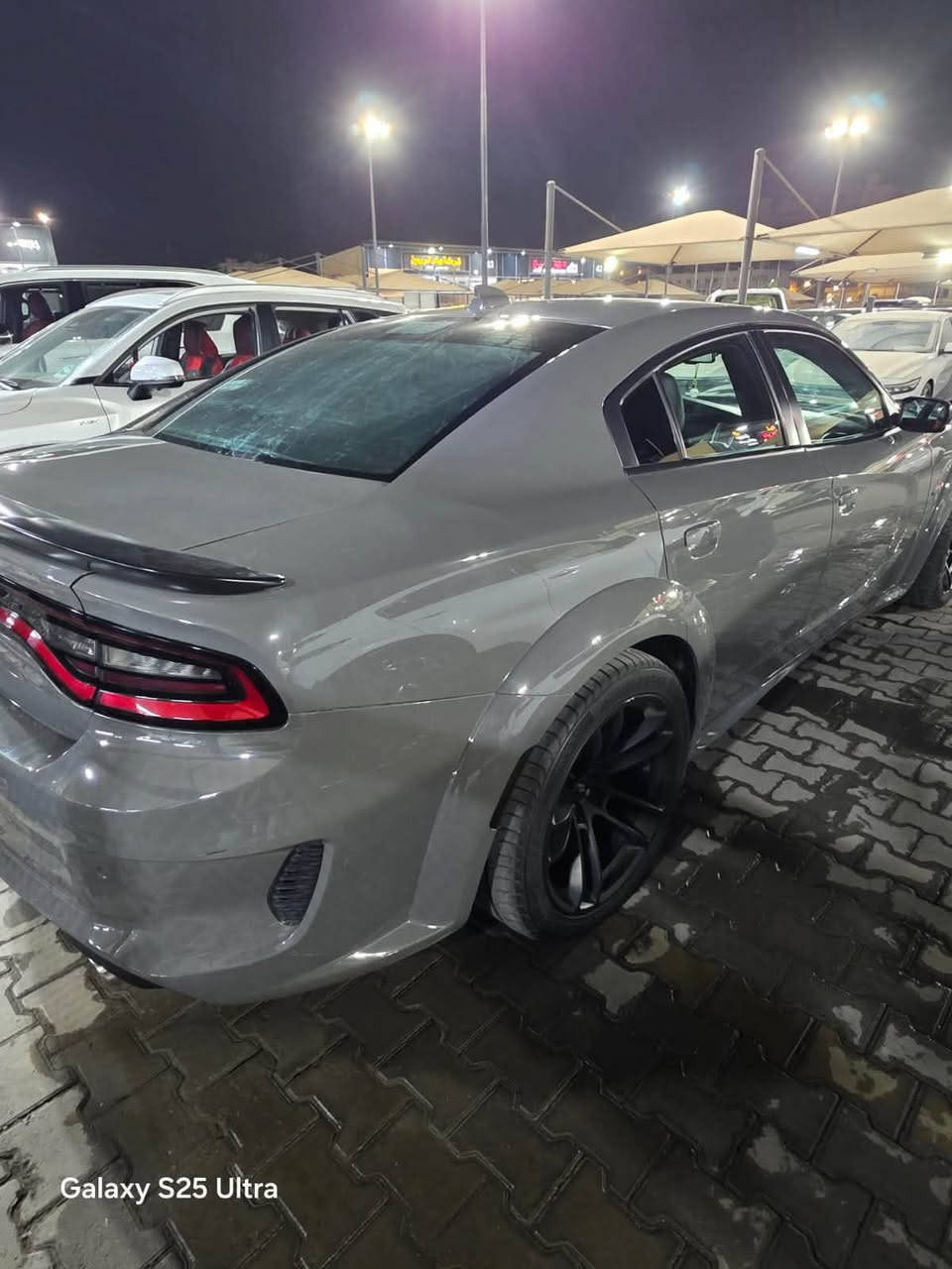 السلام عليكم
من رخصه الادمن 

للبيع جارجر 2023 

سكات باك 

مكينه 6400 

وارد كندي 

رقم بغداد  ماشيه 26 الف 

السياره كفاله عامه حادثهه دعاميه مبدله نفس اللون 

الموصفات فول واحد على واحد 

معروفه مواصفات السكات 

داخل احمر شامو وجلد 

فتحه 

رادارات 

للاستفسار *********** 

السعر 335 وبيهه مجال

نص مكتوب في الصور:
- Galaxy S25 Ultra
- 3 / 13 bid.cars
- 2 / 13 bid.cars
- 1 / 13 bid.cars
