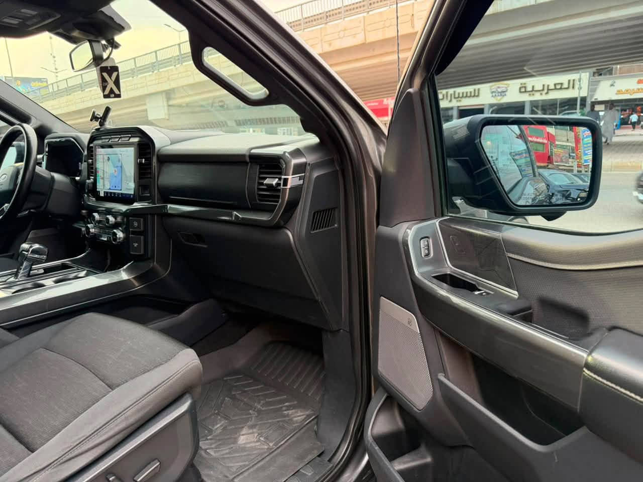السلام عليكم 
فورد f150 
فئهxlt
موديل 2023 هايبرد 
مواصفات معرفه
شاشه جبيره 
كير طرح 
كشنات كهرباء 
كشنات تدفئه 
كامرات محيطه 
رادارات 
نقط عمياء 
حساسات 
بعد بيها هوايه مواصفات 
حادث السياره جاملغ الامامي 
فول مواصفات ع لفتحه والجلد 
السعر 305 ورقه وبيها مجال لسعر قابل للتفاوض 
الاستفسار 
***********
