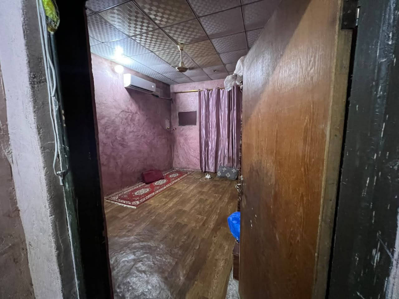 عرض مميز في أبي الخصيب 🏡✨
فرصة مميزة للسكن
توفر دار سكن بمساحة إجمالية 300 متر مربع، 
 مساحة الدار: 170 متراً.
 الحديقة الخارجية: 120 متراً.
تفاصيل الدار:
 استقبال واسع ومريح.
 مطبخ بتصميم عصري.
 غرف نوم: عدد 2.
 صحيات: خارجية وداخلية متكاملة.
 كراج واسع لسيارتك.
🎁 هدية مميزة مع العرض.
📍 العنوان: أبي الخصيب مجيبره شارع الخرسان (قريب شارع السايدين الداخلي يبعد 100متر 
السعر 105وقابل للتفاوض 
📞 للاستفسار والتواصل ***********
