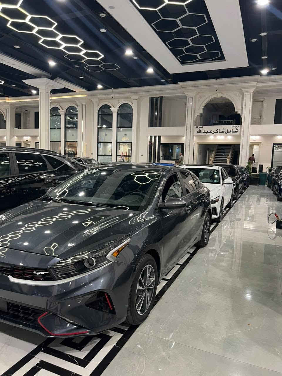 السلام عليكم 
للبيع كيا فورتي نفطى 2024 LX
محرك 20 دوش 
ماشي36 الف ميل 
سيارة بيها بس باب سبغ بدون دواخل  
سياره كل ارباكات شركة 
سياره بدون و كلير أمريكي شرط
سياره بدون شخوط و بقصات شرط 
سياره بدون رقم ترقيم شمالي فقط 
تكلفة رقم 11.5 ورقه ونص 
ملاحظة صوار حادث موجوده في المنشور 
اي استفسار عن سيارة خاص مفتوح 

السعر133 ومجال 
أخوكم شلال كوردى
***********واتساب 
*********** اتصال 
عنوان أربيل معارض السيارات أربيل, العراق
