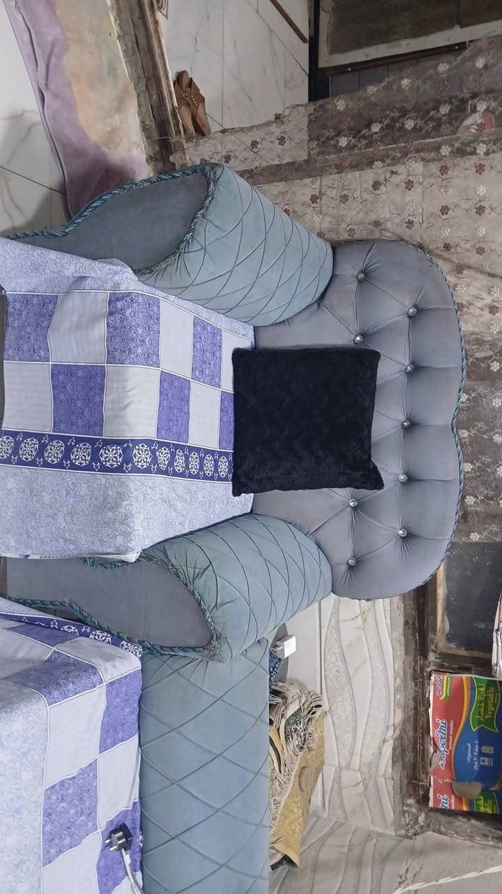 تخم نضيف عشر مقاعد ذني وبعد كرسين كربلاء حي العسكري لتواصل واتساب بس ***********
