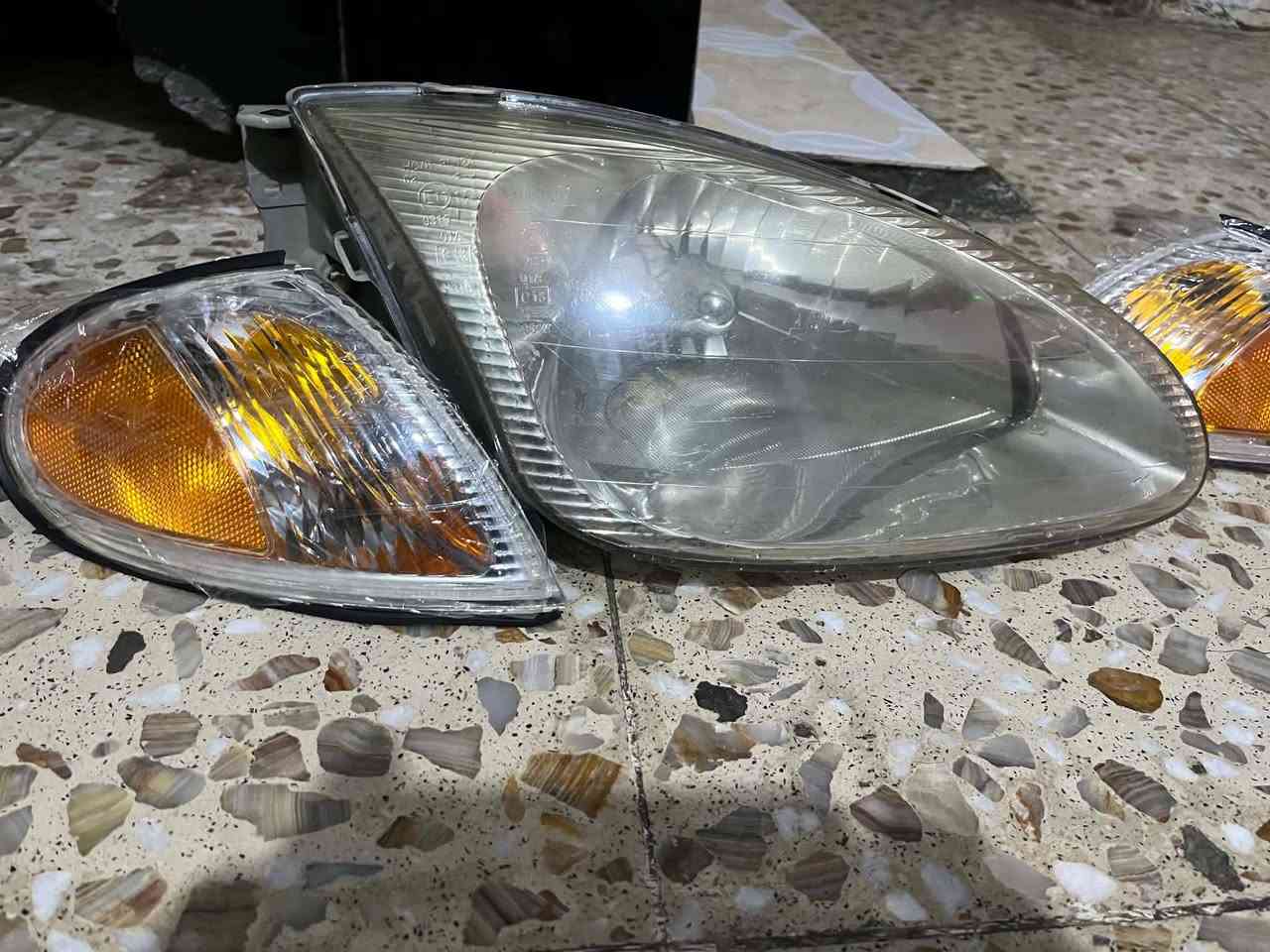 اغراض النترا بزون موديل 2000 وافانتي فقط حاليا هذني موجودات حاويه اليحتاج يتصل *********** الواتساب موجود
