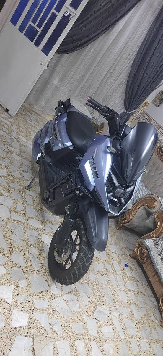 شحن • ٨ بطاريات • موديل ٢٠٢٦