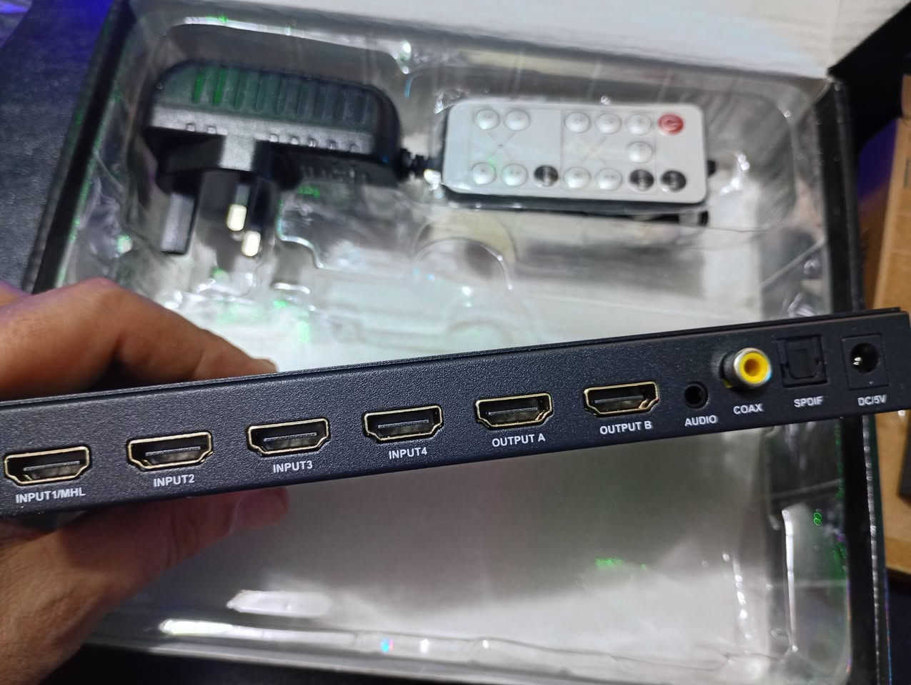 موزعات HDMI قطعتين ب 15 الف مع التوصيل
