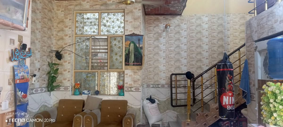 بيت للبيع   100 متر مربع طابقين ركن 

(طابو زراعي سنذ 25 + إقرار محكمه + مشمول بلتطويب)  

البناء : 3 غرف 
2صالة 
 ومطبخ 
وأستقبال 
وصحيات داخليه وخارجيه ومكشوفات ]

الموقع.   [النجف شارع الصب مقابل قرية الغدير عمود 276 ]

بناء حديث  صب كونكريت وطابوك نهروان 

جميع الخدمات متوفره // كهرباء + مولده + نت ضوئي + مدارس حكومي واهلي +سوق قريب جدا)  

السعر 50  مع المجال 

استفسار 
اتصال ‏ *********** ‏
واتساب ***********

