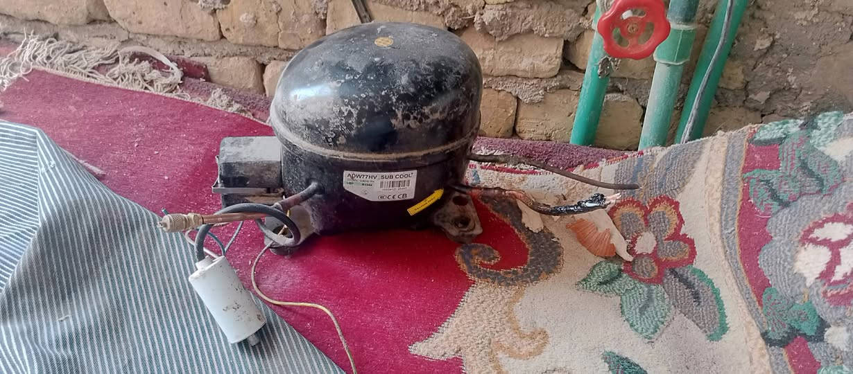 سلام عليكم من رخصت مدير الكروب المحترم عندي كشر مجمده جديد كلش نضيف اللبيع وماطور شغال على شرط ماطاب تصليح على شرط اللبيع مكان الحمزه الشرقي شارع 20يم المدرسة المعراج الكشر زلغ مابي شرط جديد  *********** هذا رقمي خابرني وبل خدمه
