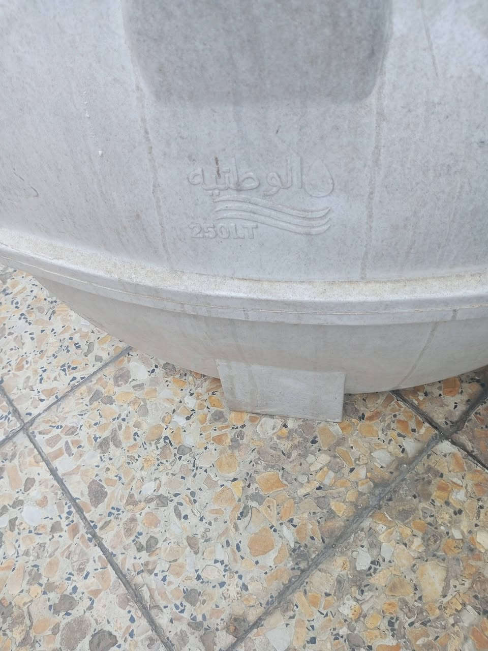 للبيع
السعر 100 الف 
العنوان الدورة شارع 60 
***********
