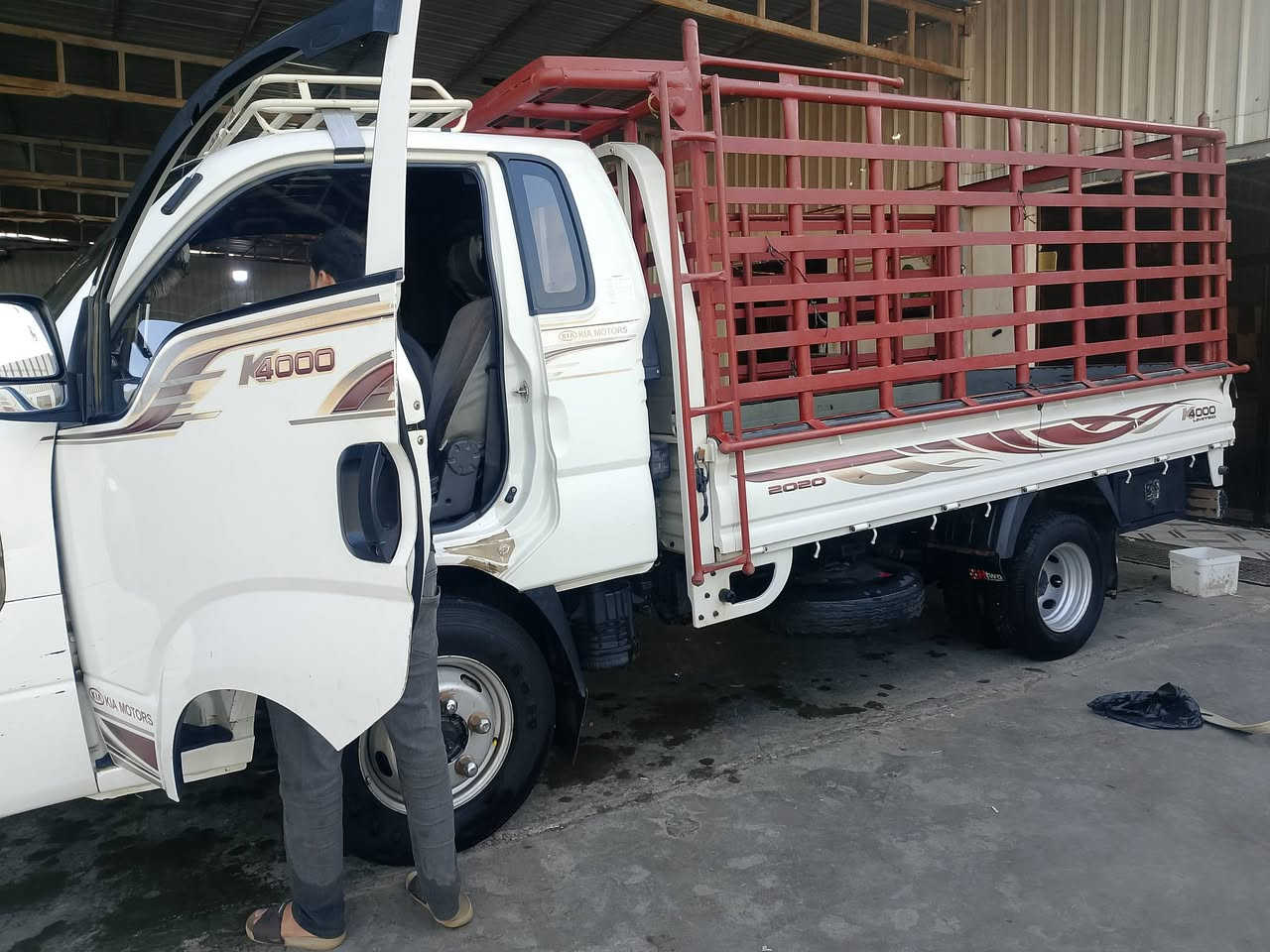 السعر 155
كيا فحل عشرين شكل الواحد وعشرين بغداد مكفول باسمي تحويره ويل واستد وتانكي تبريد شغال اضافه محرك وكير واكسل مكفول ،،،،الكوت ،،،الزبيديه ،،،،***********
