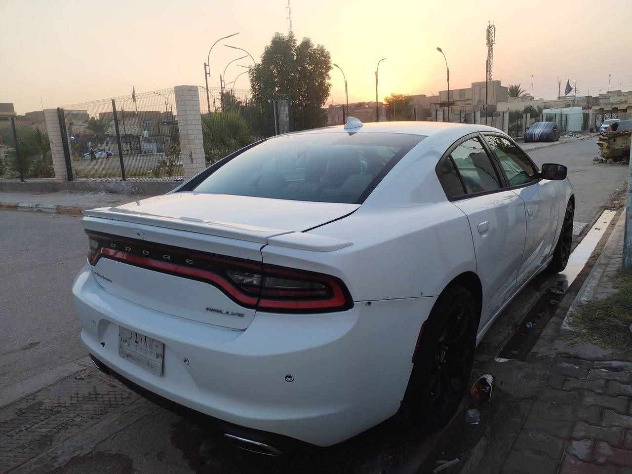 جاجر موديل 18 اصل 15 سعر ١٢٥ وبيه مجال مرقمه بغداد المشتري يريد وكاله عامه من المالك حاضر سياره فول موصفات حادث جاملغ خلفي بدون عابر مكينه وكير وحداديه جاهزه مكانه بل رميثه *********** //***********
