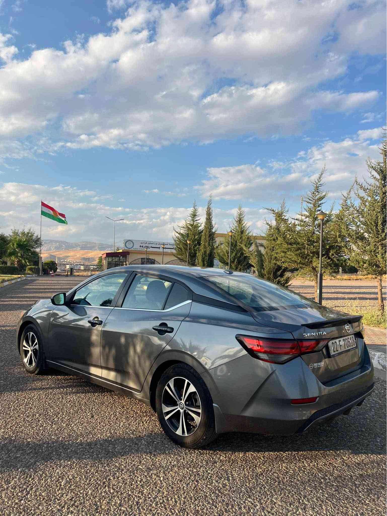 نيسان سينترا موديل 2021 sv 
ره قم و سه نه وي نوئ 
ئيك پارجه بوياغه  دوجي تعديل بجوك 
بي داخلي يرباك سوكان ته قيه 
ده عمي زور خفيفه 100 km رويشتوه 
سعري 119 وه ره قه مجال 
شوين ((ئاكرئ)) اكر, نينوى

نص مكتوب في الصور:
- 3N1AB8CVXMY225190
