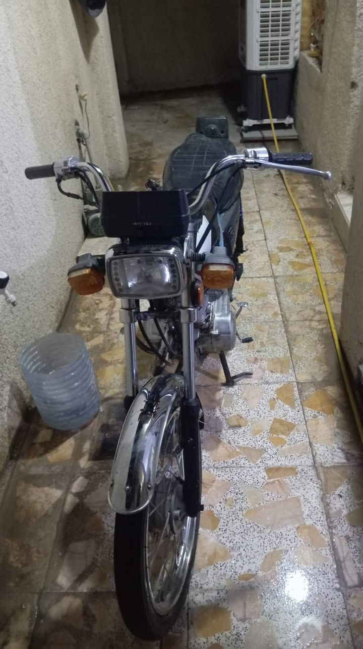 سلام عليكم دراجه ايرانيه بدون مكفوله  عشائرياً سعر ٣٠٠ وبيها مجال قليل
 للتواصل رقمي واتساب فقط *********** ما موجود خاص
