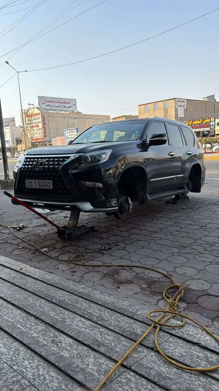 للبيع  لكزز GX460
2014 رقم بغداد باسمي تحويل مباشر 
بيها قطعتين صبغ جماليه بدون ضربه جاملغ وبنيد
فول للخير 

فتحه سقف  
مكينه 8 سلندر 4800🚀
جكات تصعد و تنزل 
تبريد ٣ قطع  ❄️
7 راكب و الخانه الاخير كهرباء 
بصمه دخول و تشغيل
اضواء ترحيب 
تبريد تدفاة كشن 
داخل كله جلد بيجي
كشن خزن 
سستم صوت ١٤ سماعه
وضعيات قياده 
ويل كروم

سياره عليها ادامه بل كامل 
تخم تاير انتاج هذا الشهر 
منضومه تبريد 
منضومه ماء 
منضومه بانزين 

كله جديد ترايها للسعوديه شرط 
السعر 270 وبيها مجال للشراي 
*********** البصرة, العراق
