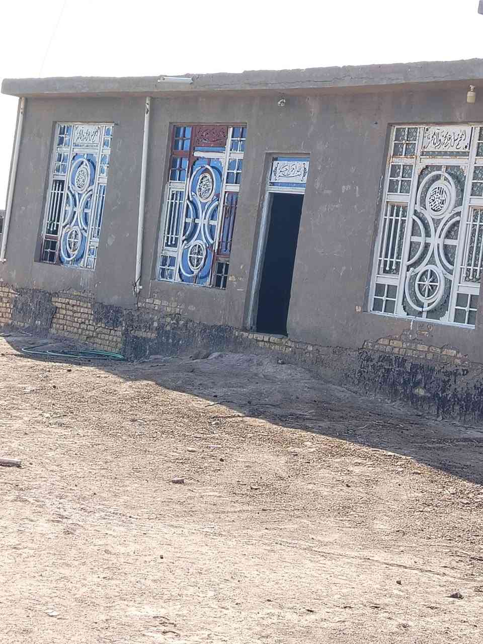 أرض زراعة عقد ١٧ مع ٤٠ دونم مقابل جامعة كوت الاهليه طريق الحي مراسله صاحب الأرض ***********
